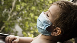 coronavirus dítě